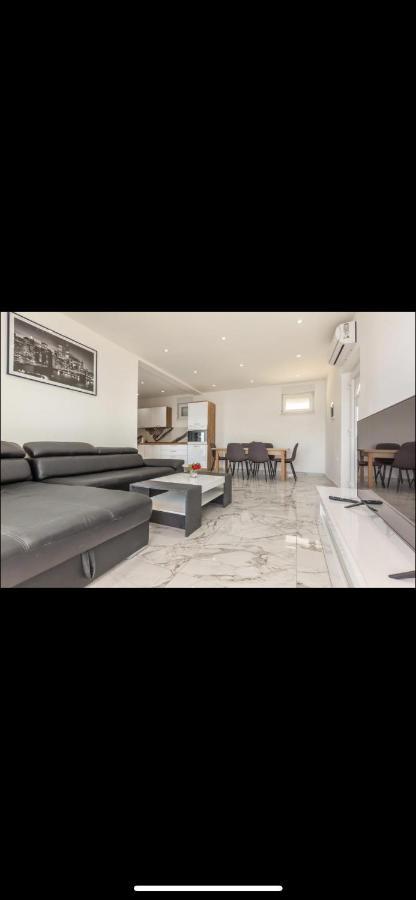 Apartments Arijan30 Čelina Eksteriør bilde